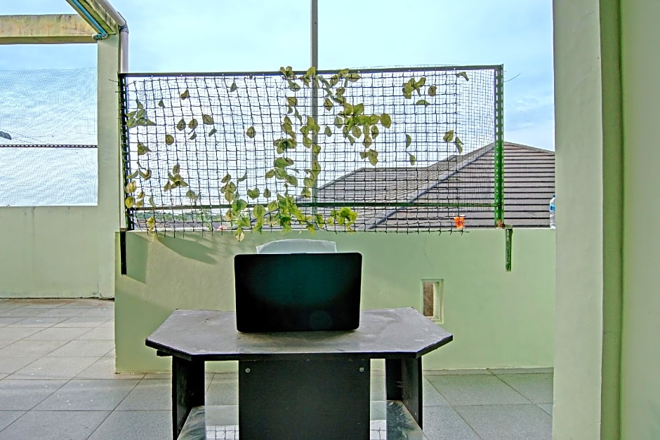 SPOT ON 91918 Najla Guest House Syariah