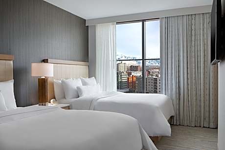 1 Bedroom Suite, 2 Queen, Non-Private Sofa Bed