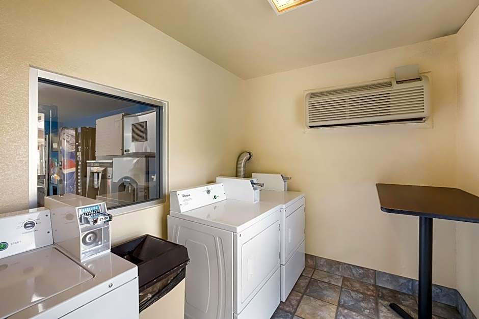 Knights Inn Sierra Vista / East Fry