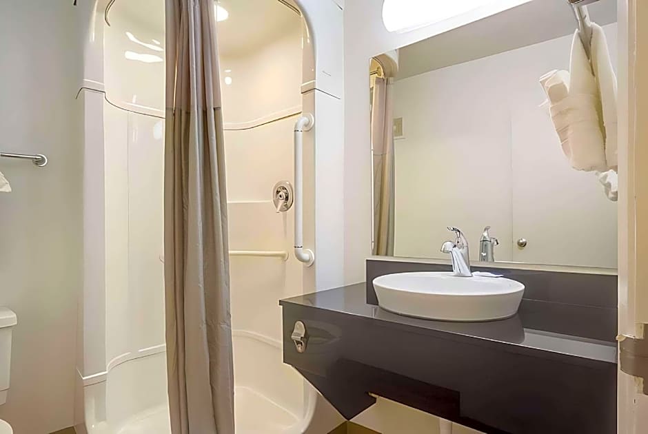 Park Inn by Radisson, Lakewood