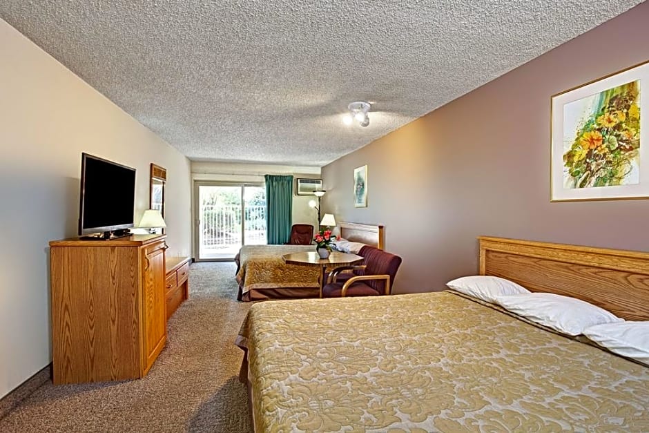 Super 8 by Wyndham Long Beach