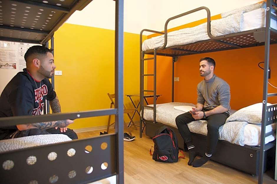 Sunflower City Student Hostel & Bar