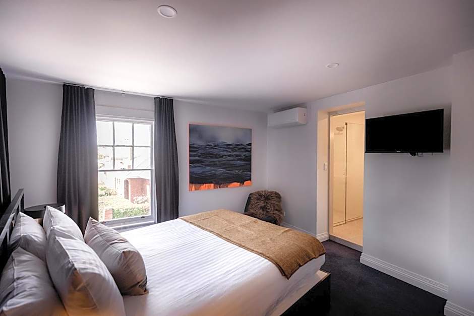 Shipwrights Arms Hotel