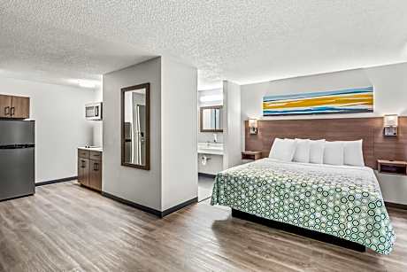 ADA Accessible Studio King Bed Non-Smoking