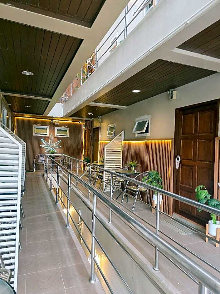 Chilli Hotel & Restaurant