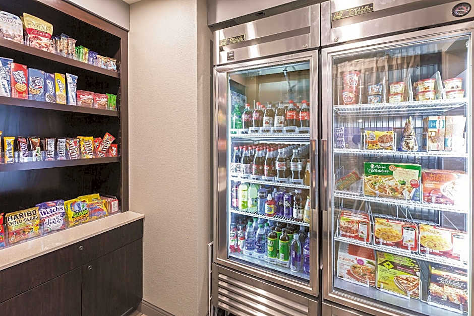 La Quinta Inn & Suites by Wyndham Little Rock North - Mccain Mall