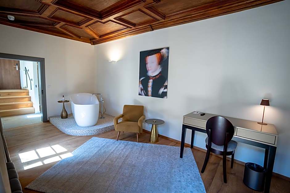 Maxim Suites by Elias Holl