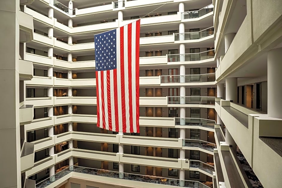 Embassy Suites By Hilton Crystal City - National Airport