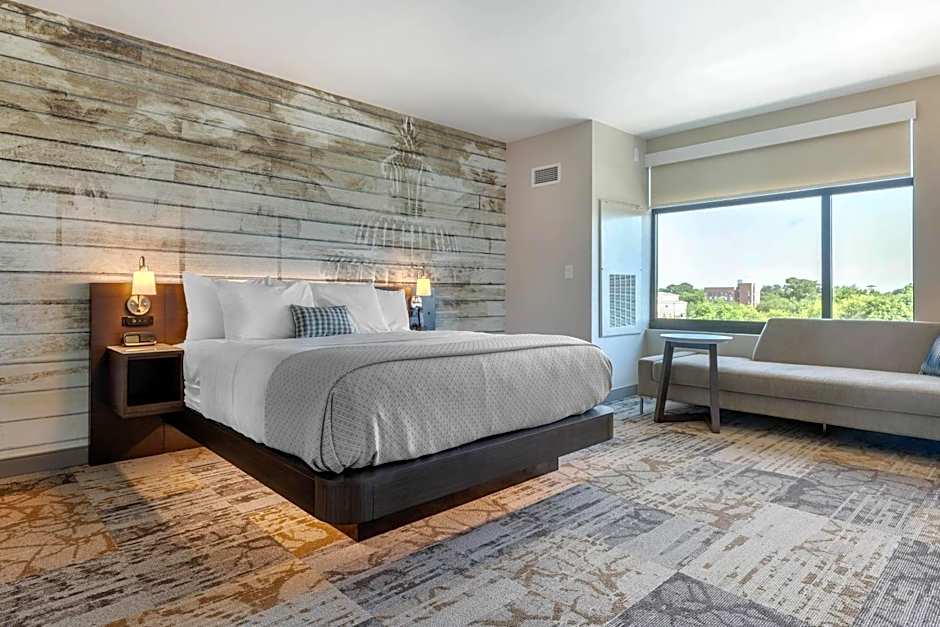 Cambria Hotel Charleston Riverview