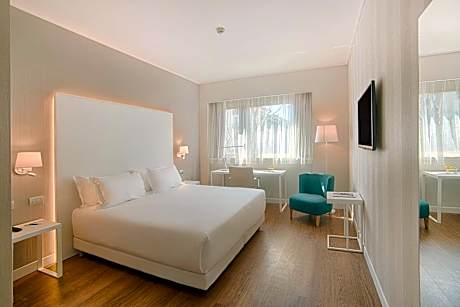 Standard Double or Twin Room free parking with breakfast