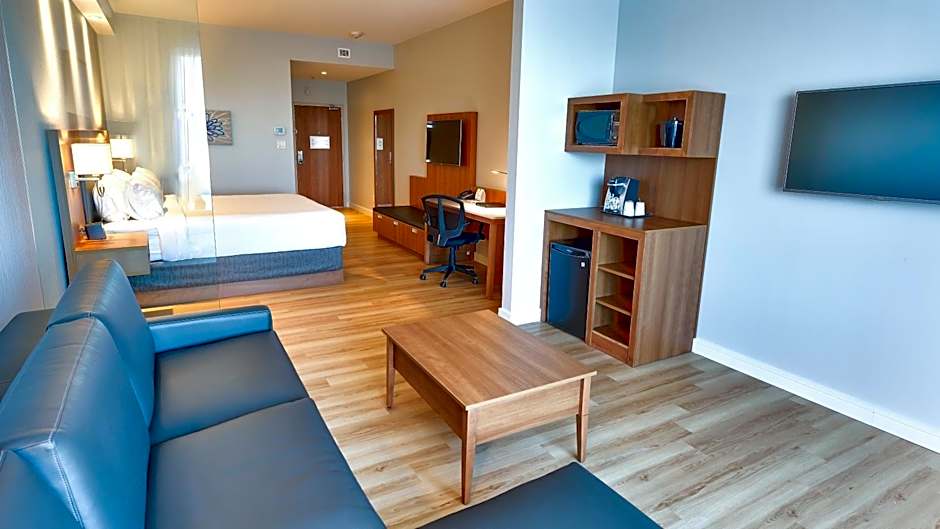 Holiday Inn Express & Suites Vaudreuil-Dorion By IHG