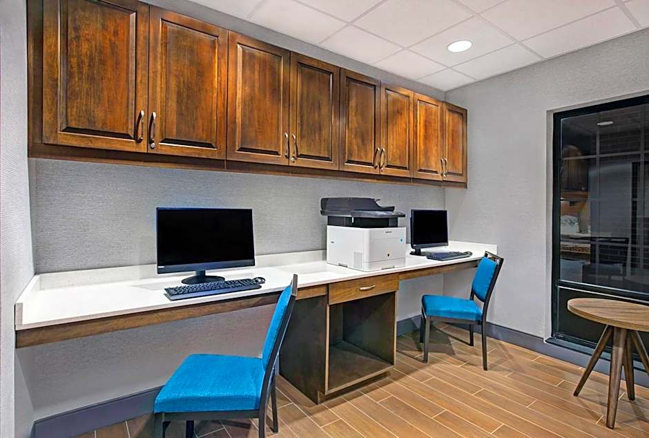 Hampton Inn By Hilton Westfield
