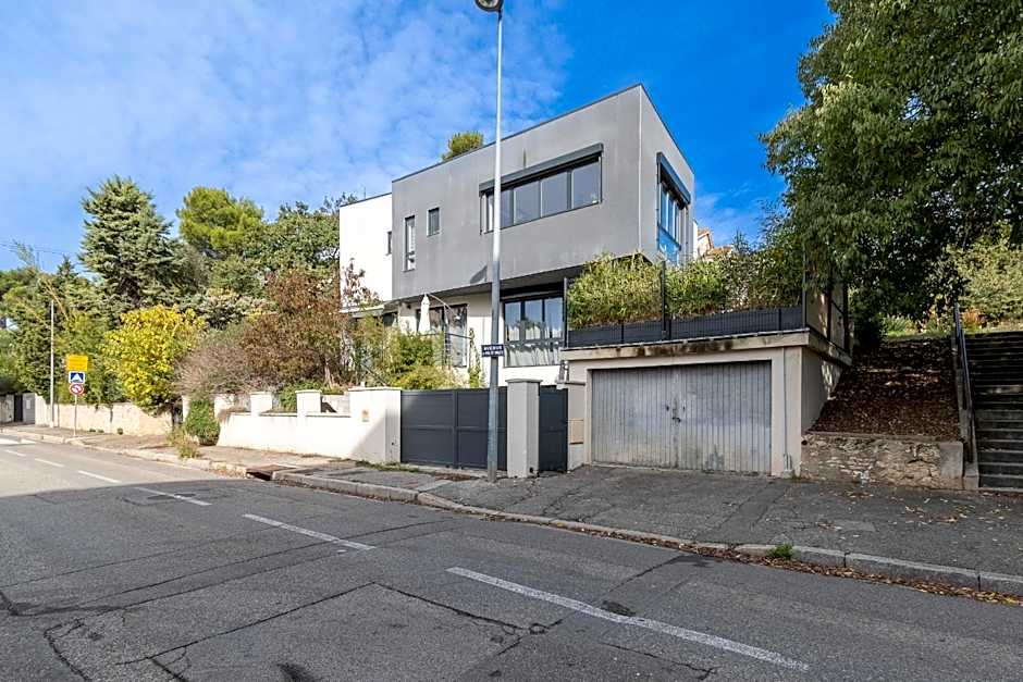 Appartement privé 90m2, 1 chambre, proche centre Aix en Provence