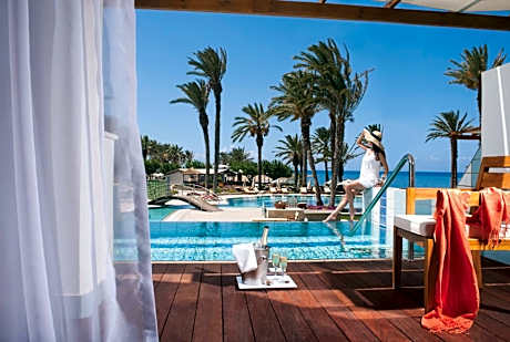 1-Bedroom Executive Sea View Suite with Private Pool