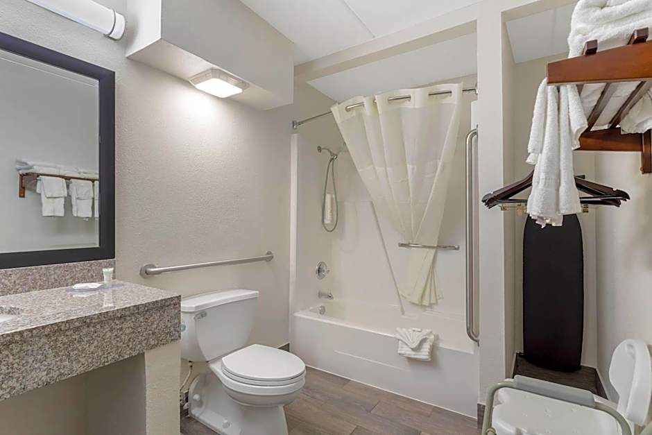 Clarion Pointe Kimball