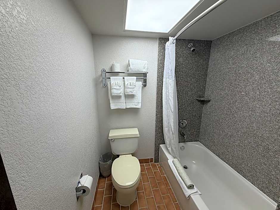 Atrium Hotel And Suites Dfw Airport