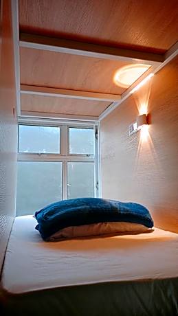 Single Bed in Mixed Dormitory Room