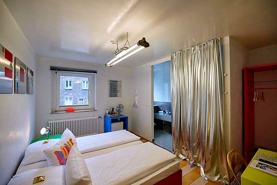 18Arts Hotel