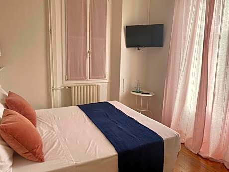 Double or Twin Room with Lake View