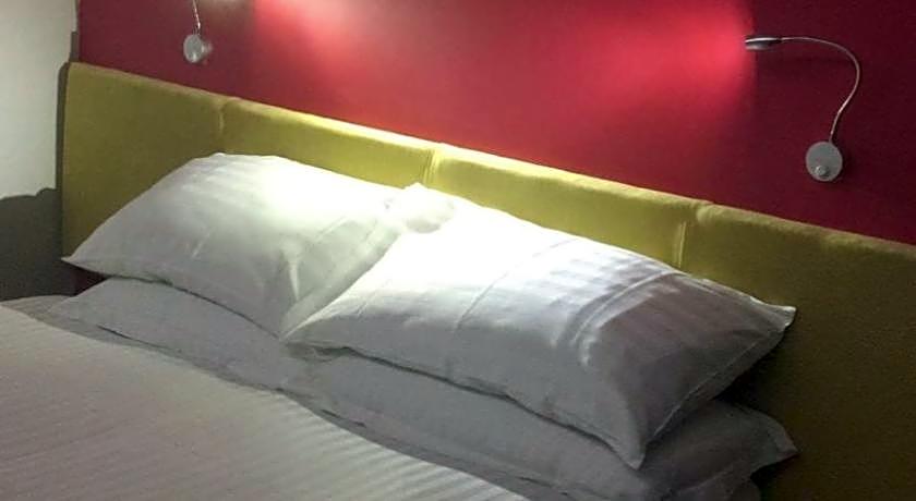 The Bull and Bush Hotel Kingston