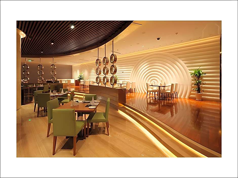 Holiday Inn Nantong Oasis International By IHG