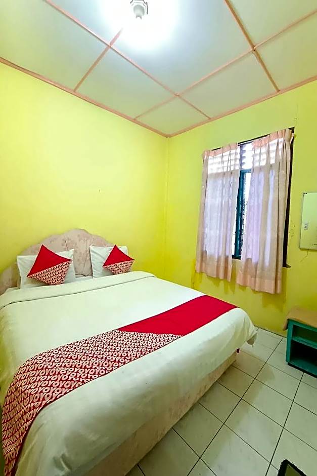 Hotel O Penginapan & Villa Sirait