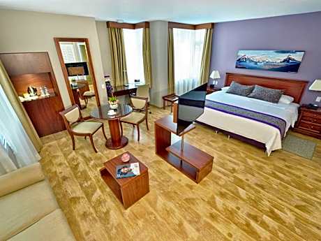 Superior King Suite