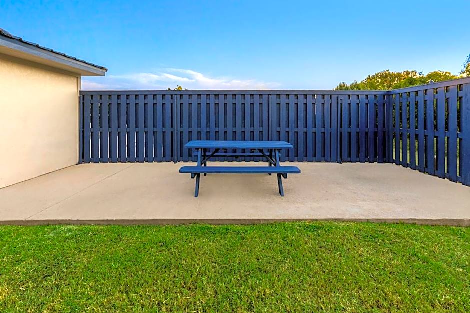 Days Inn by Wyndham Temple