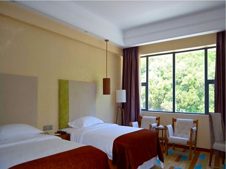 Days Hotel and Suites Yangjiang