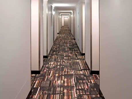 Standard Accessible Queen Room