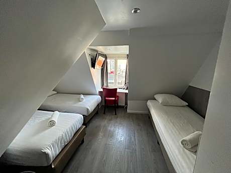 Small Triple Room In Attic