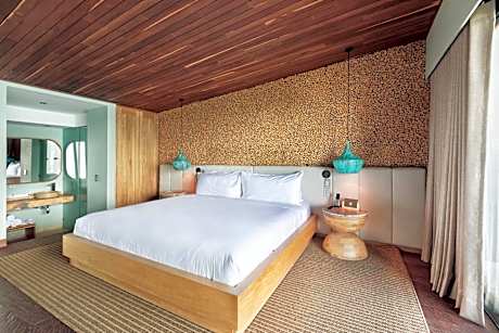 One-Bedroom Presidential King Suite with Sofa Bed and Lake View