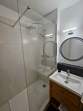 Quadruple Room with Mountain View