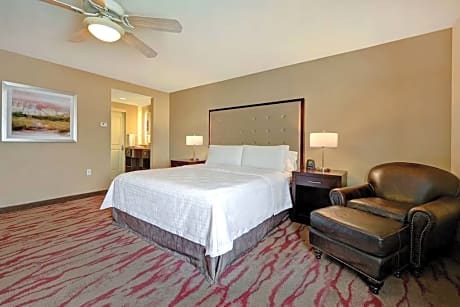 1 King 2 Qn Beds 2 Bdrm/2 Bath Suite Nonsmok