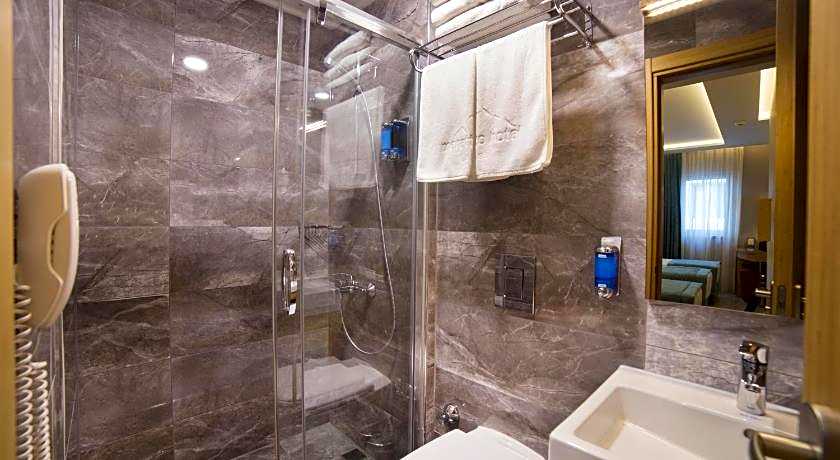 The Meretto Hotel LALELi