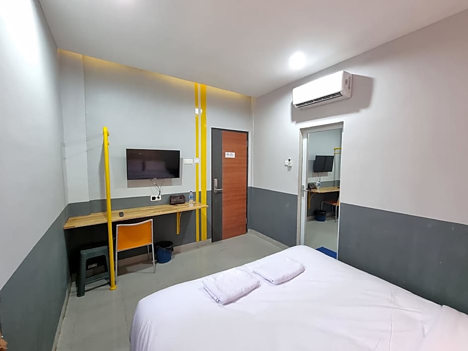 Capital O 90874 Millenium Inn 2