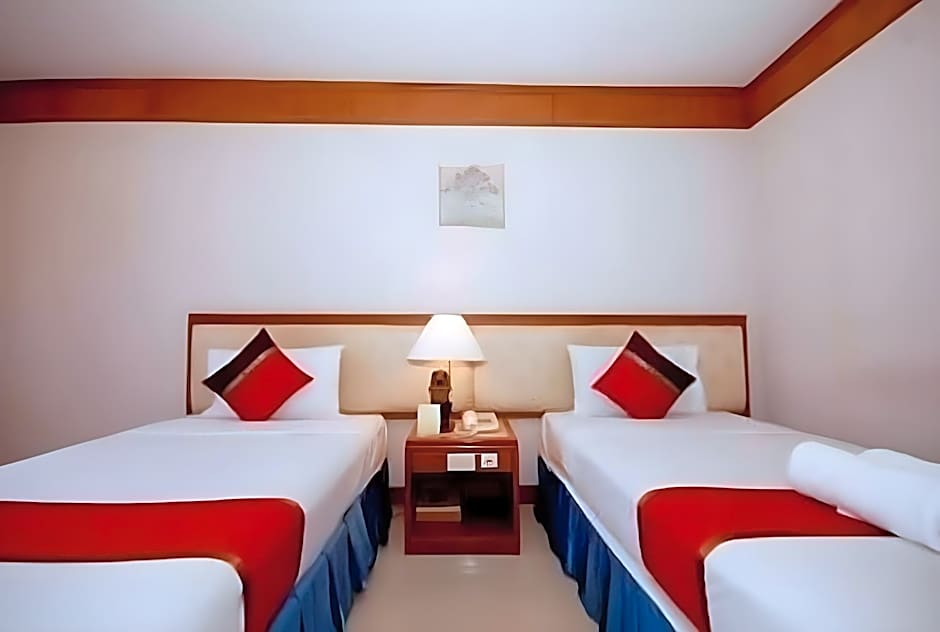 Silom Avenue Inn Hotel