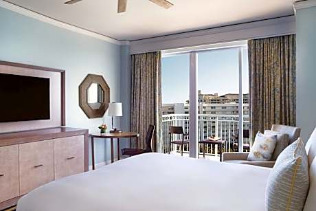 Partial Ocean View, Guest room, 1 King, Balcony (1 King Bed)