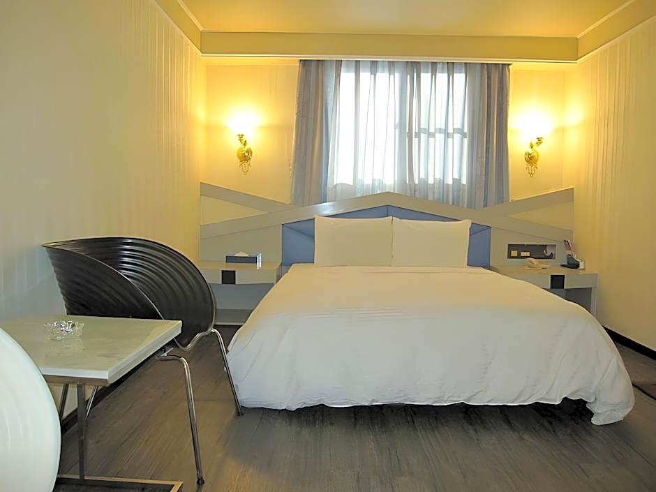 Golden Phoenix Hotel