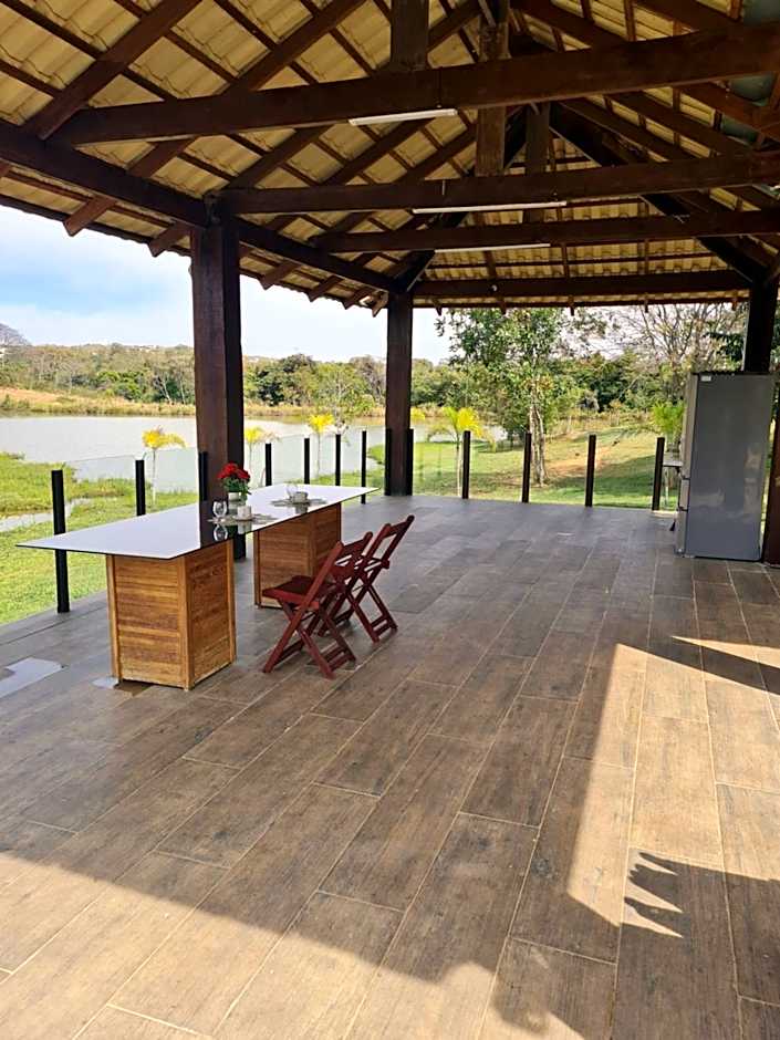 Chalé defronte Lagoa na Serra do Cipó próximo a Cachoeira Grande, Cachoeira do Pedrão e Cachoeira Véu da Noiva