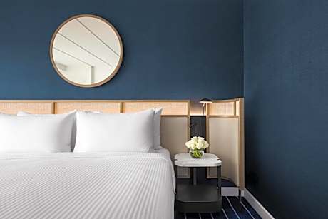 Queen Room with Two Queen Beds and Balcony - Darling Harbor View