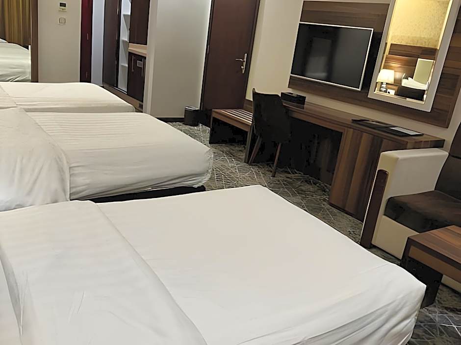 Palette Luxury Mirage Hotel