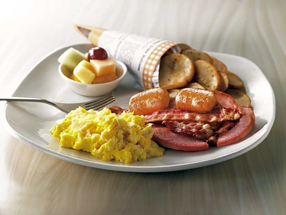 Holiday Inn Hotel & Suites Calgary South - Conference Ctr By IHG