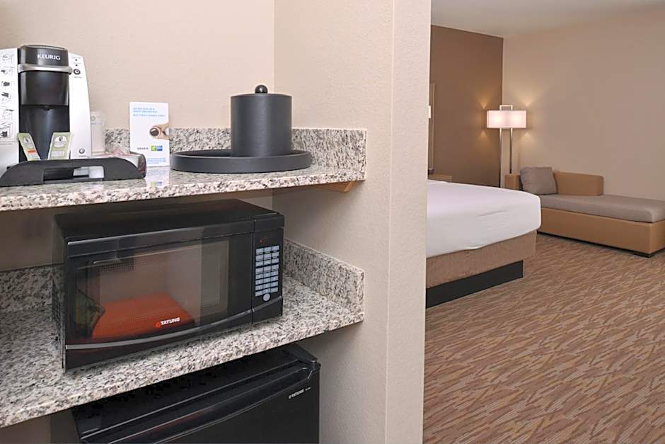 Holiday Inn Express & Suites Williams By IHG