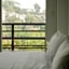 Hollywood Hills Hotel