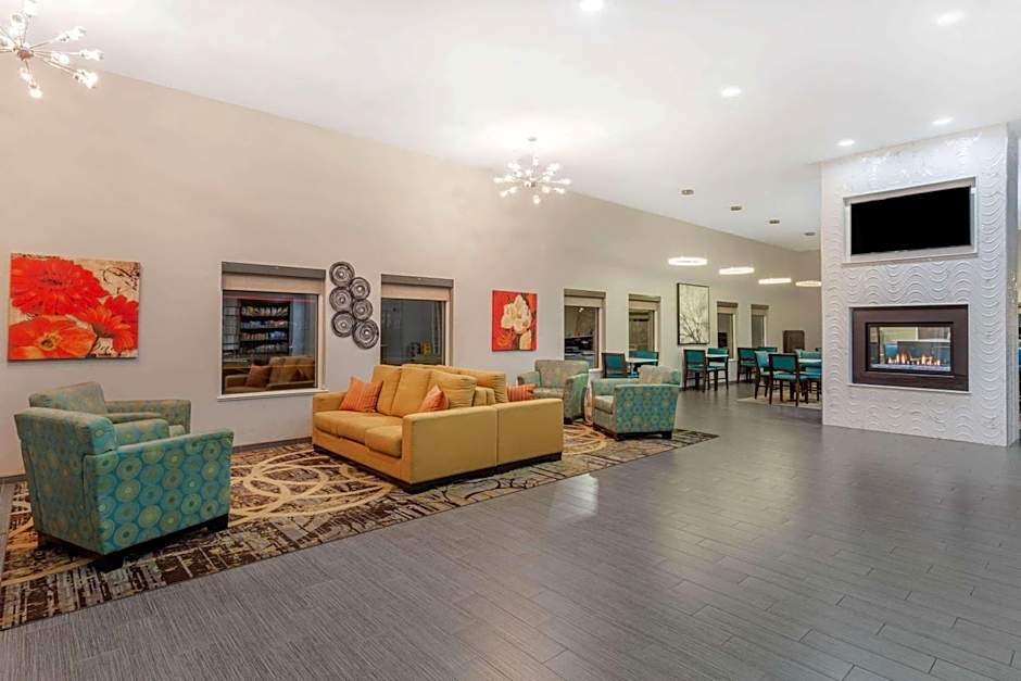 La Quinta Inn & Suites by Wyndham Rockford