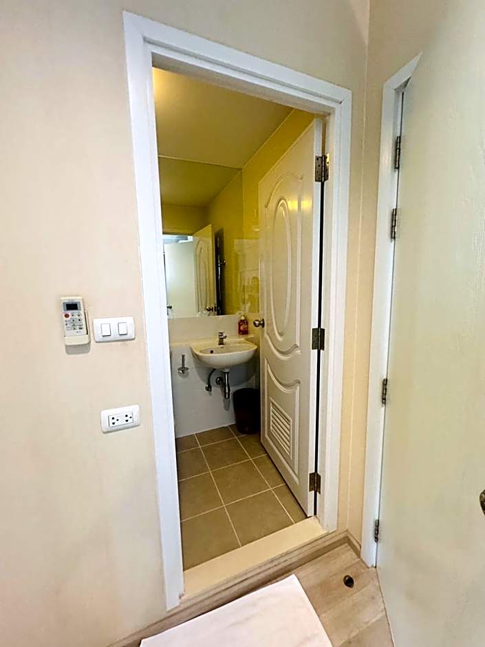 Minimal 2 BR next to IKEA, Central Westgate Bangyai