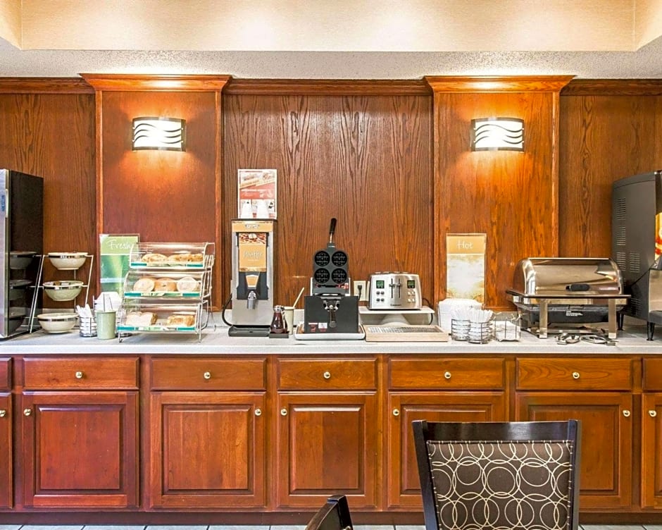Quality Inn & Suites Niles