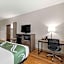 Quality Inn Fayetteville Near Historic Downtown Square