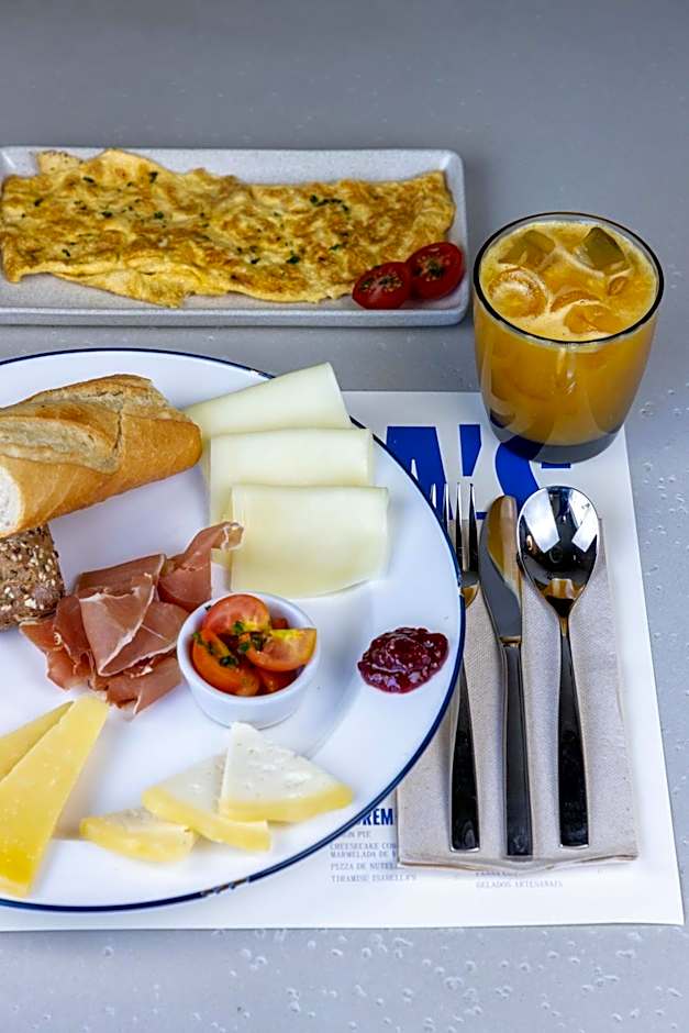 Chic & Basic Gravity